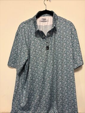 Full Wedge Short-Sleeve Floral Polo in Green